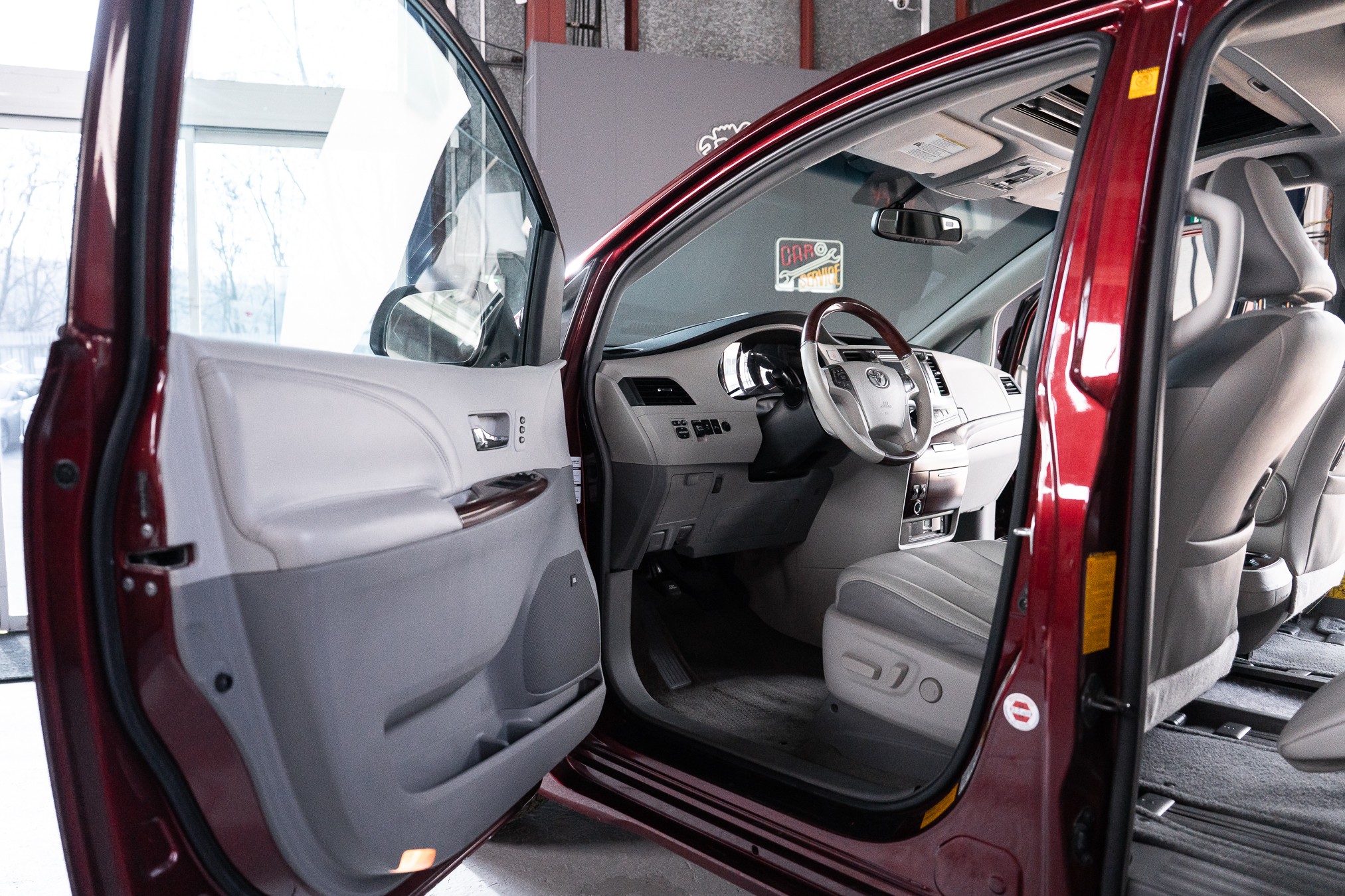 Lexuspa - Toyota Sienna 4x4